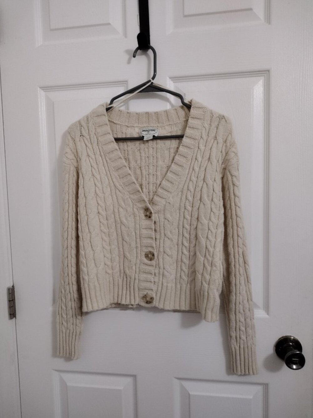 American Eagle Cable Knit Cardigan Small Cream Cropped Button Front Cozy Neutral - Picture 8 of 10